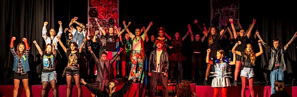 We Will Rock You – A Show-Stopping Success! 6